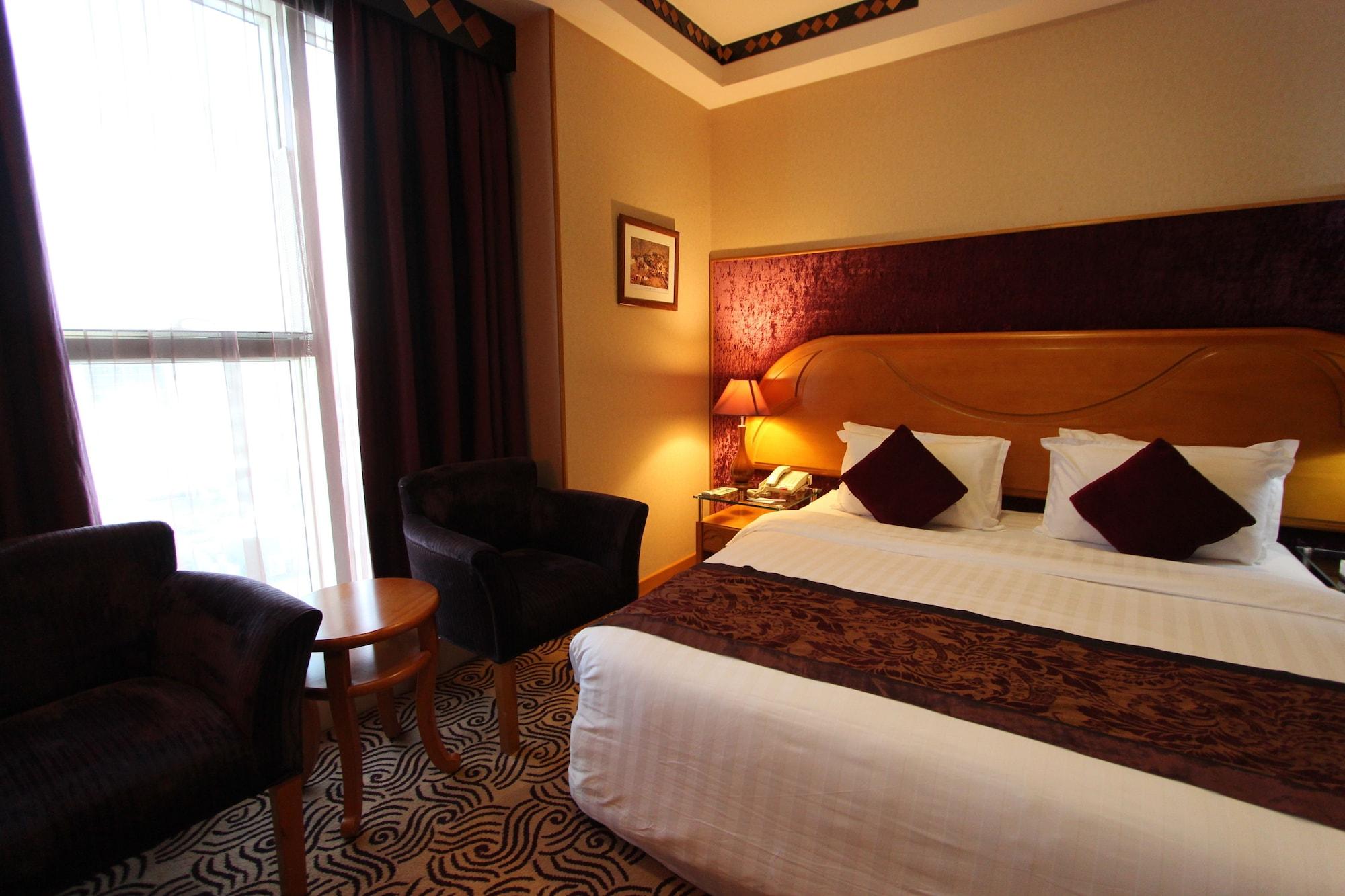 Awaliv International Hotel Ta'if Luaran gambar A room at the hotel