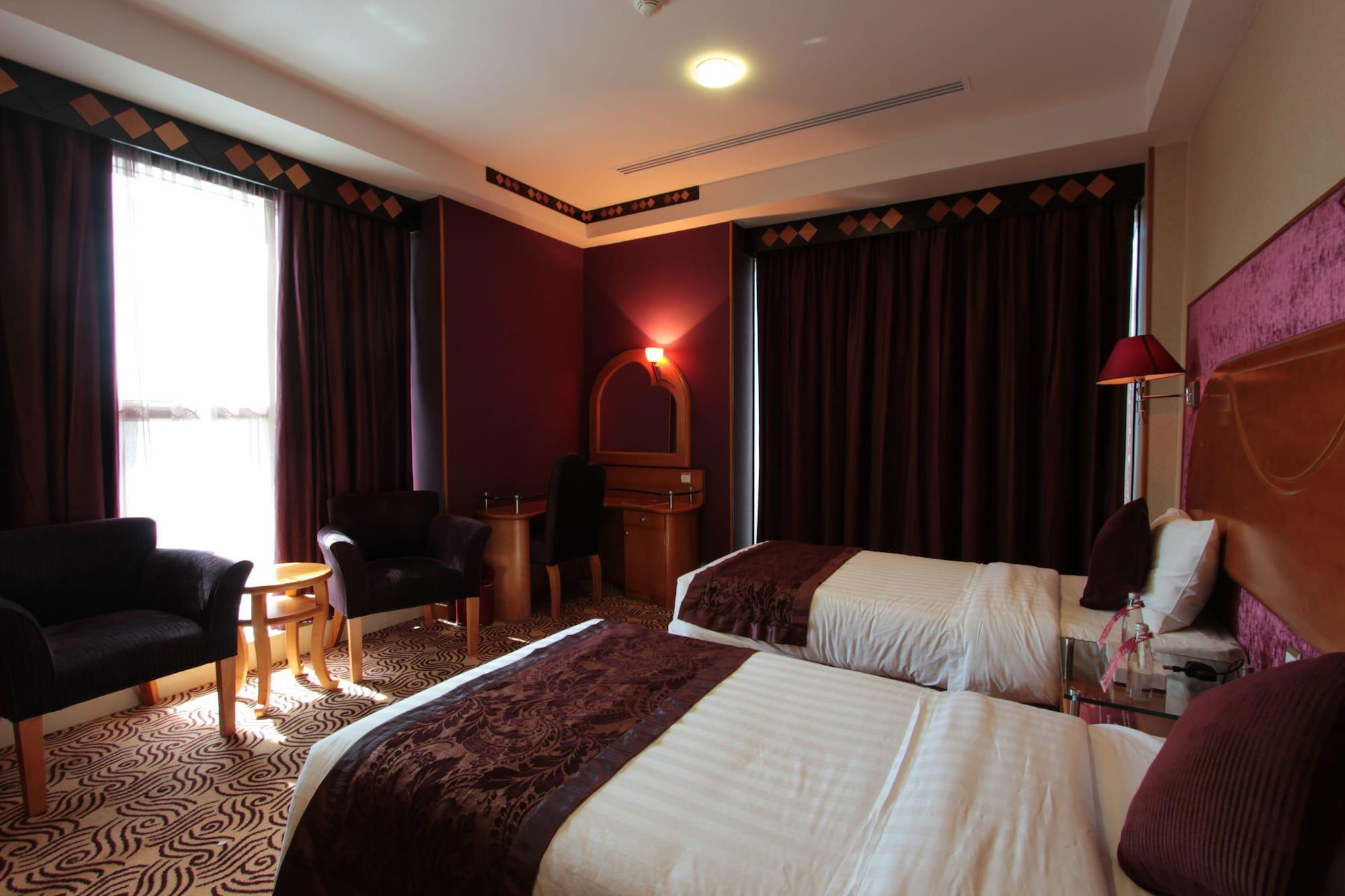 Awaliv International Hotel Ta'if Luaran gambar A room at the hotel