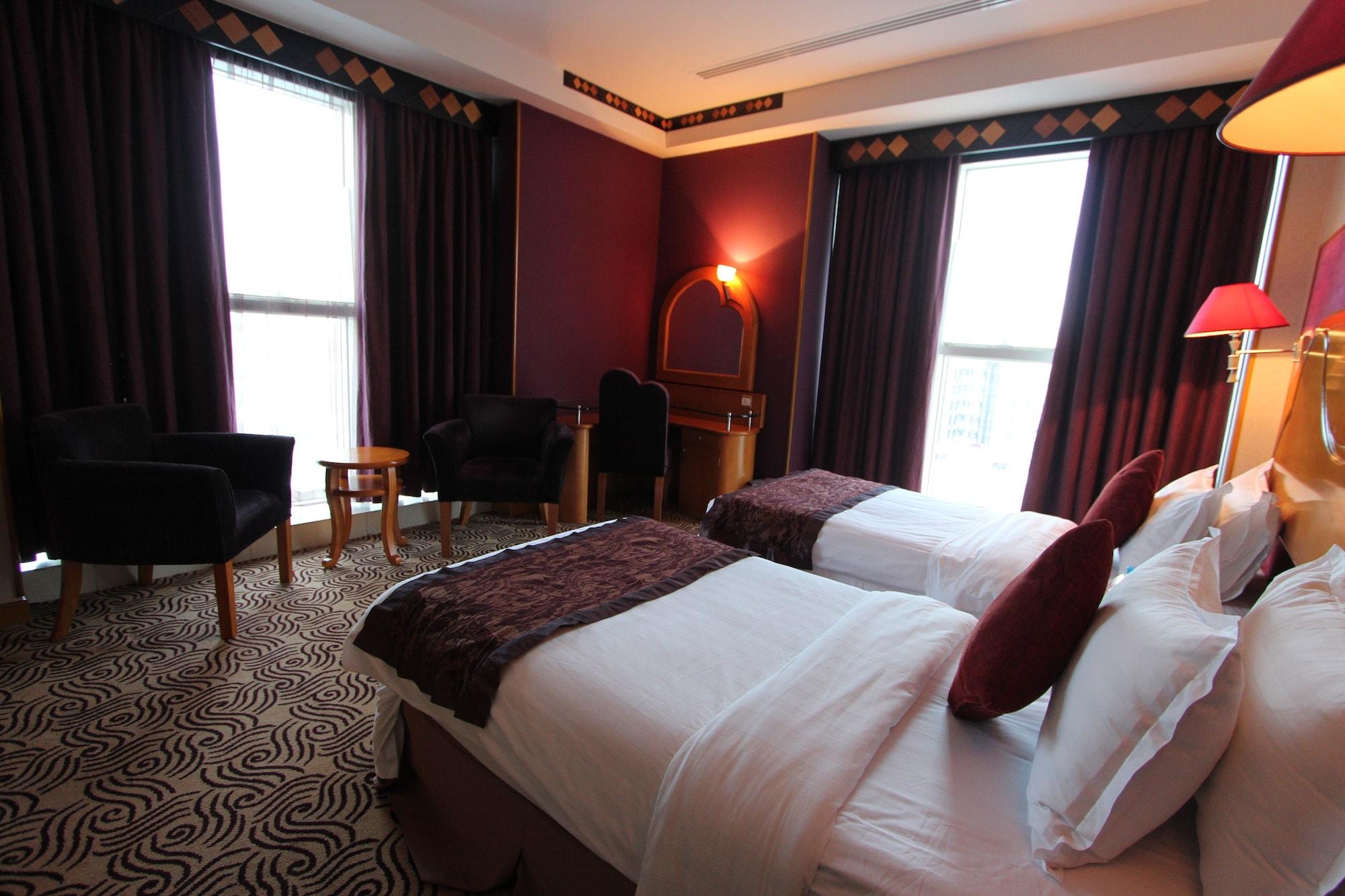 Awaliv International Hotel Ta'if Luaran gambar A room at the hotel