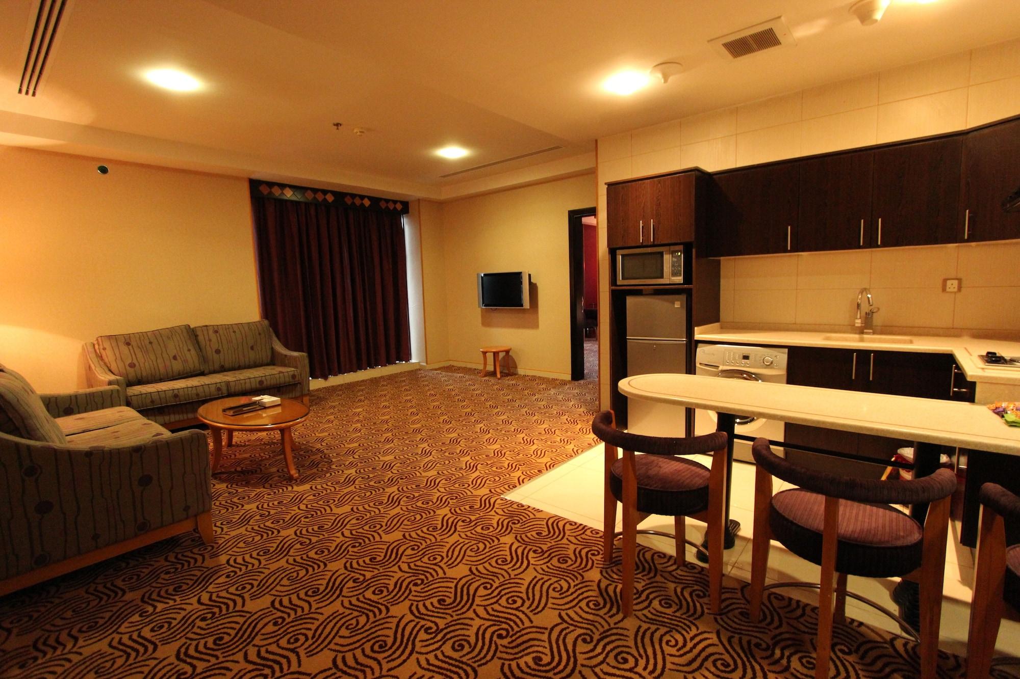 Awaliv International Hotel Ta'if Luaran gambar A suite at the hotel