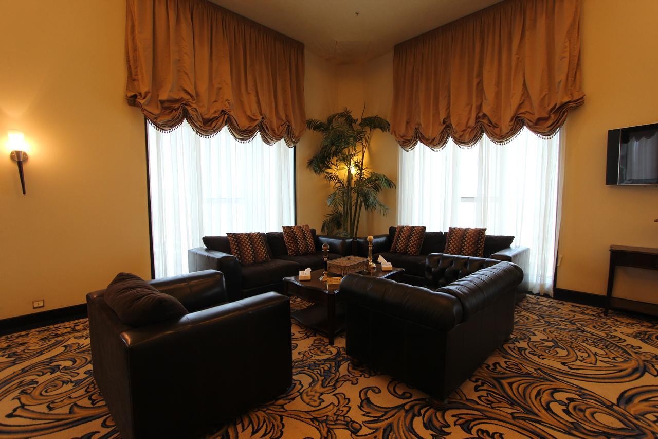 Awaliv International Hotel Ta'if Luaran gambar The lounge at the airport