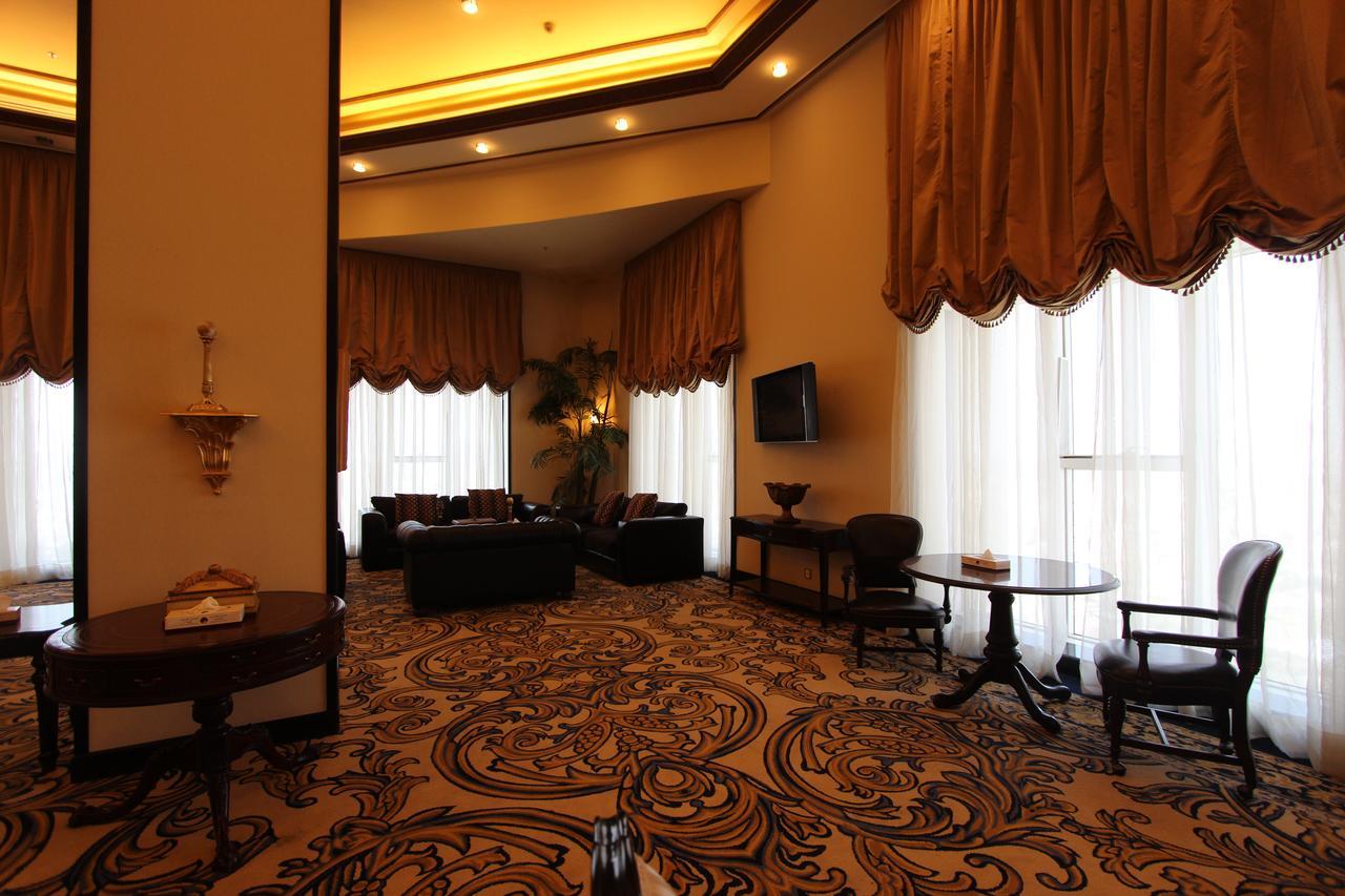 Awaliv International Hotel Ta'if Luaran gambar A suite at the hotel