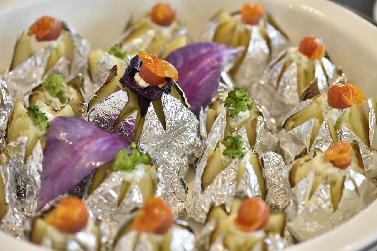 Awaliv International Hotel Ta'if Luaran gambar Indian sweets