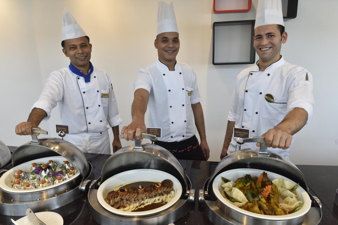 Awaliv International Hotel Ta'if Luaran gambar A buffet at a hotel