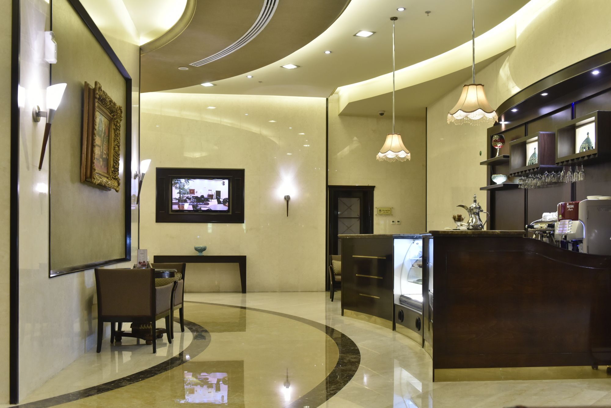 Awaliv International Hotel Ta'if Luaran gambar The lobby of the hotel